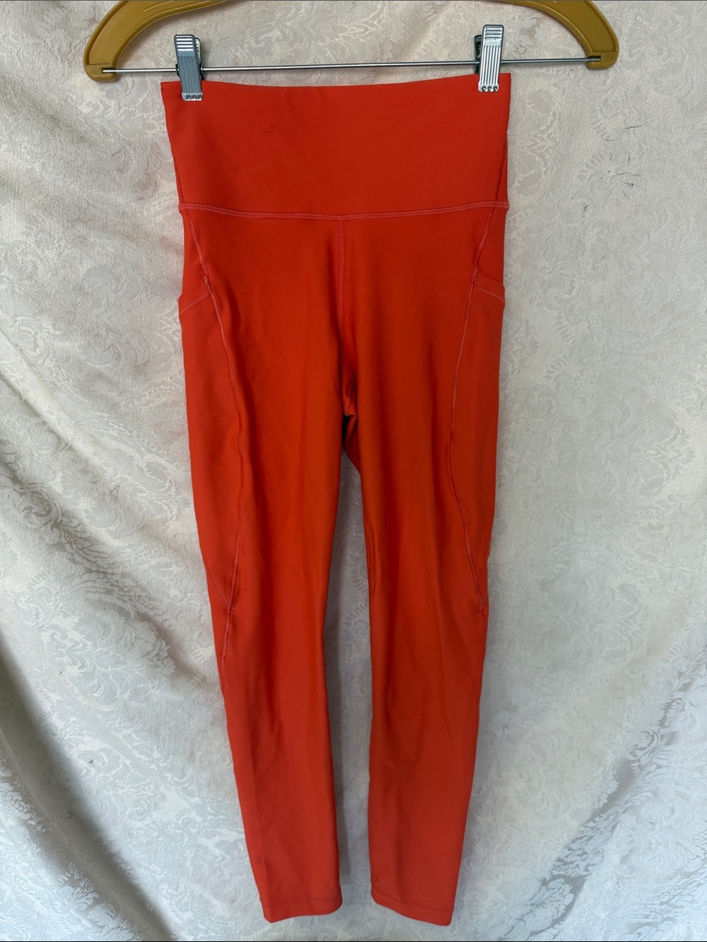 Athleta Interval Stash 7/8 legging